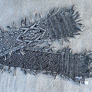 BCBGeneration Women Scarf Knit Long Scarves Black/White Fringed New